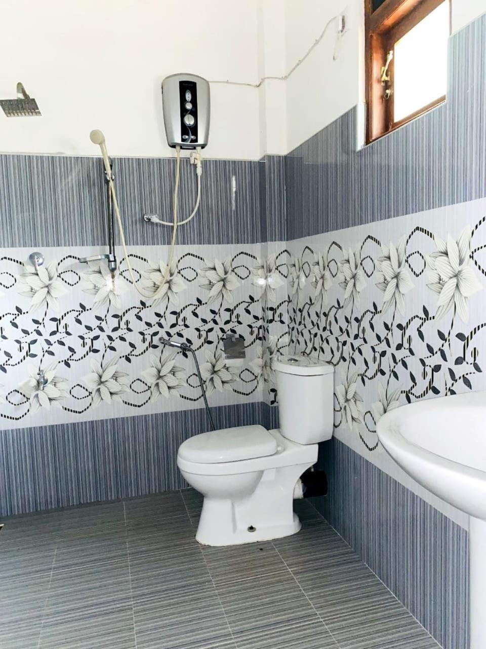 Hotel Tissamaharama Eksteriør bilde